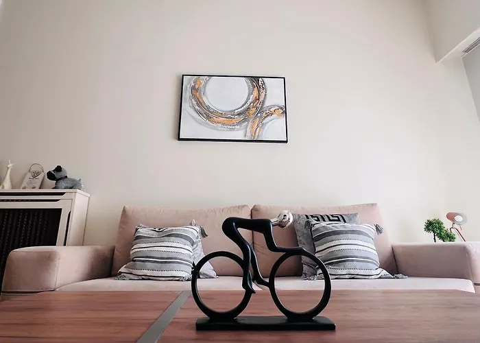 Concert Hall Apartment - Semitelou